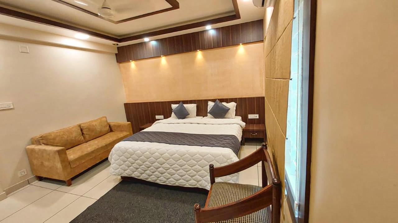 Hotel Royal Wings Elur Luaran gambar